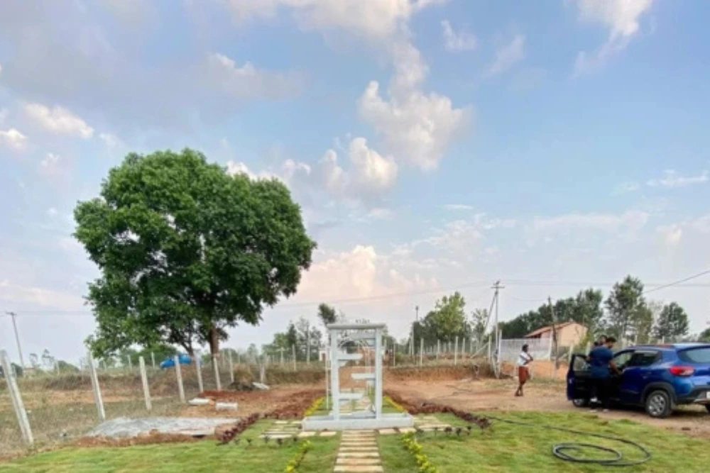 Sangam farms with best nature scenic views in the entrance pathway.